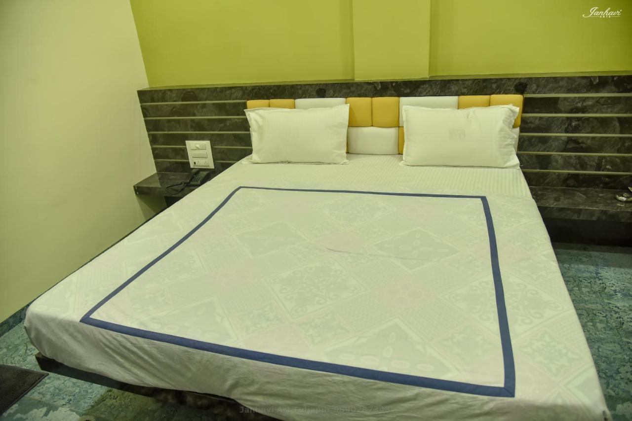Pawan Executive Tuljapur Exterior photo