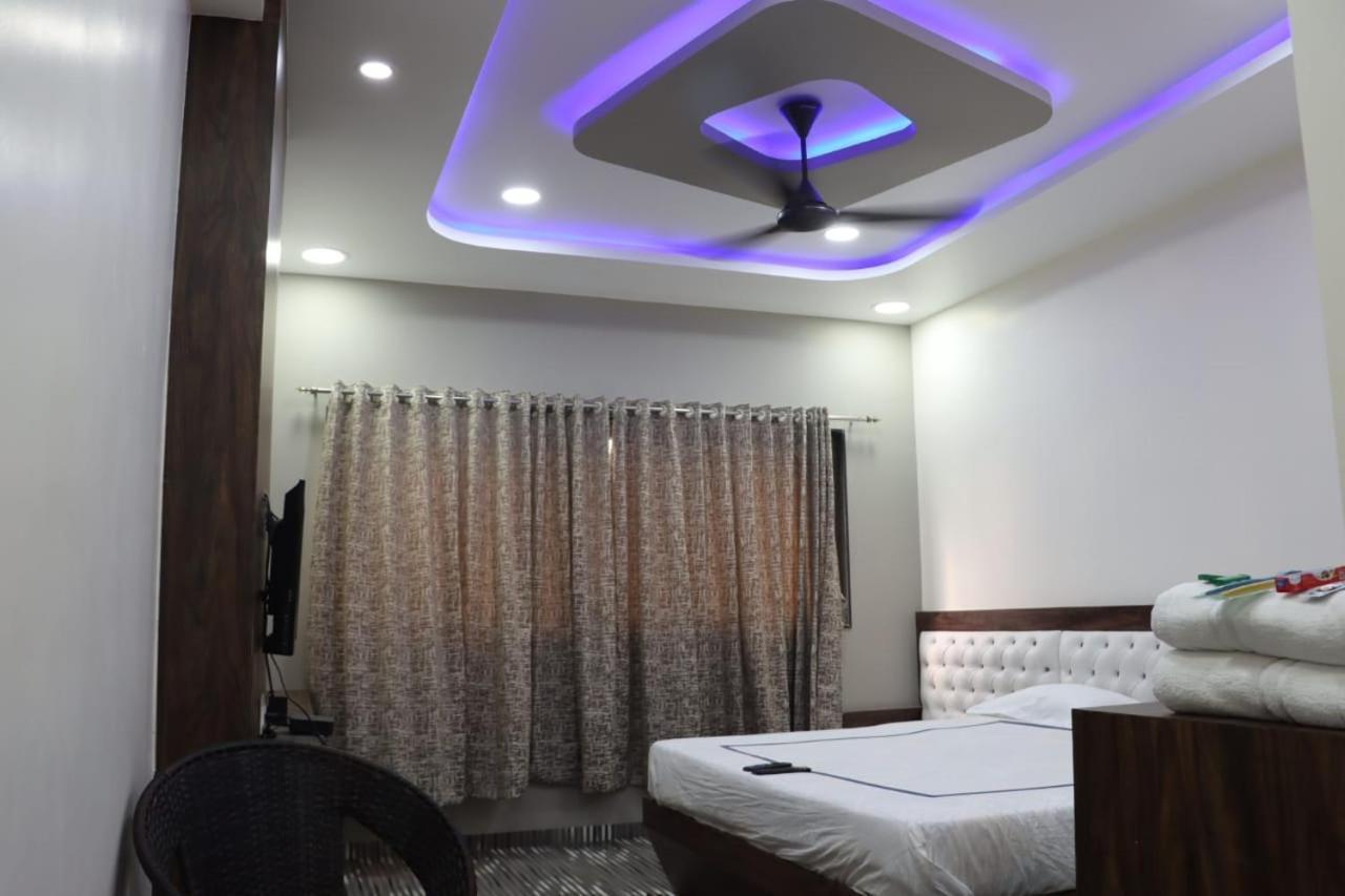 Pawan Executive Tuljapur Exterior photo