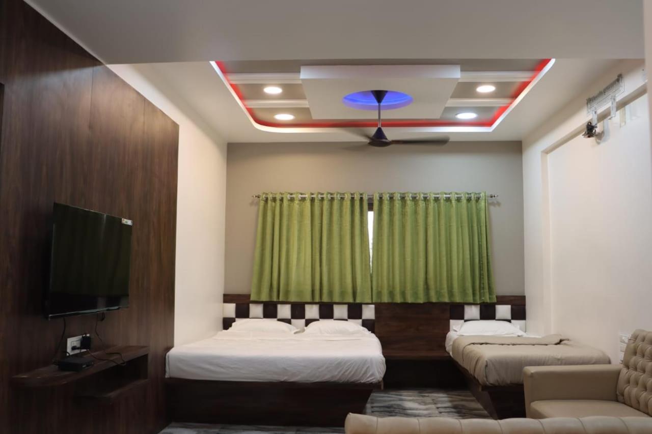Pawan Executive Tuljapur Exterior photo