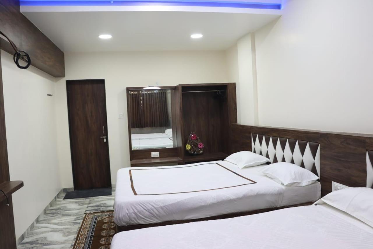 Pawan Executive Tuljapur Exterior photo