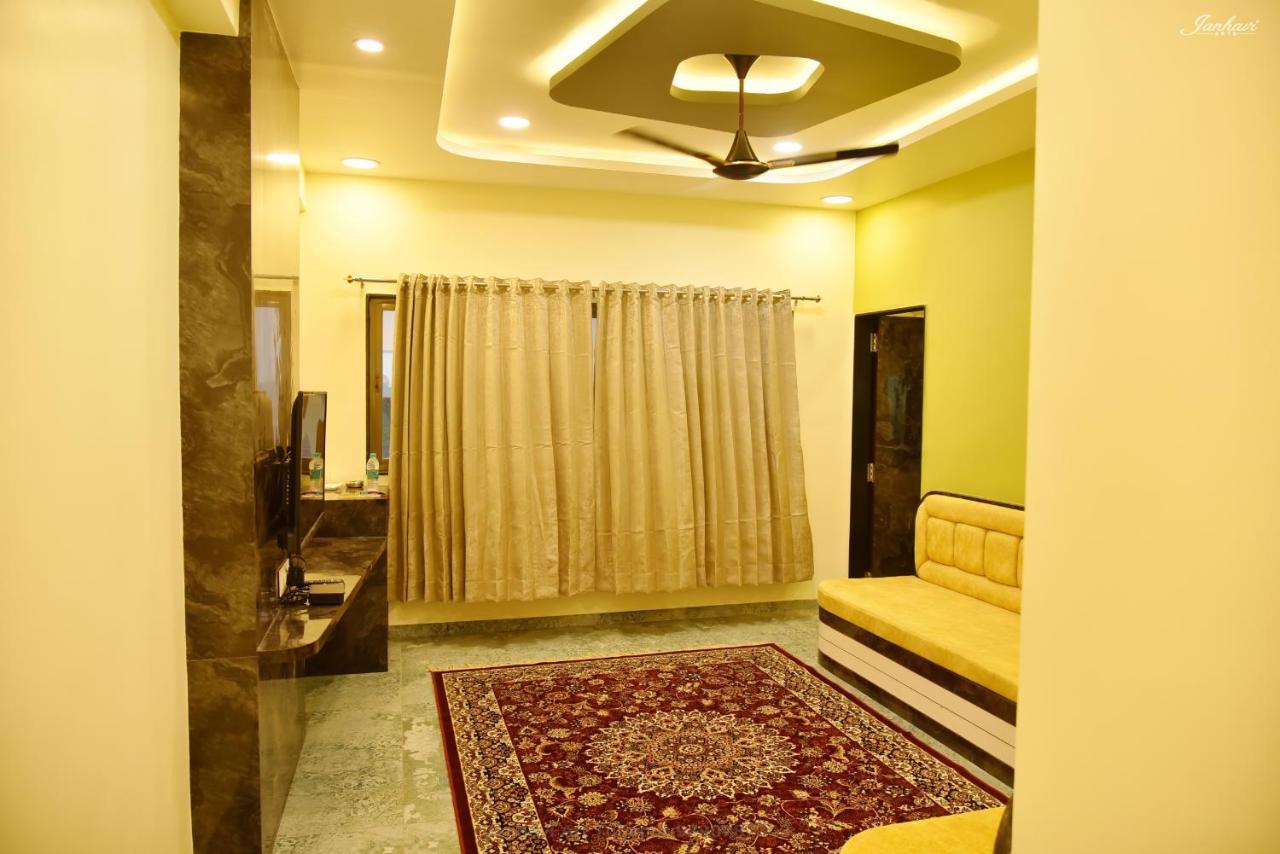 Pawan Executive Tuljapur Exterior photo